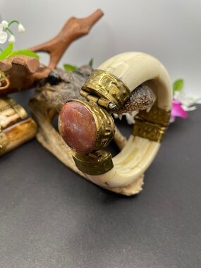 Bone and Brecciated Jasper hinged bangle vintage